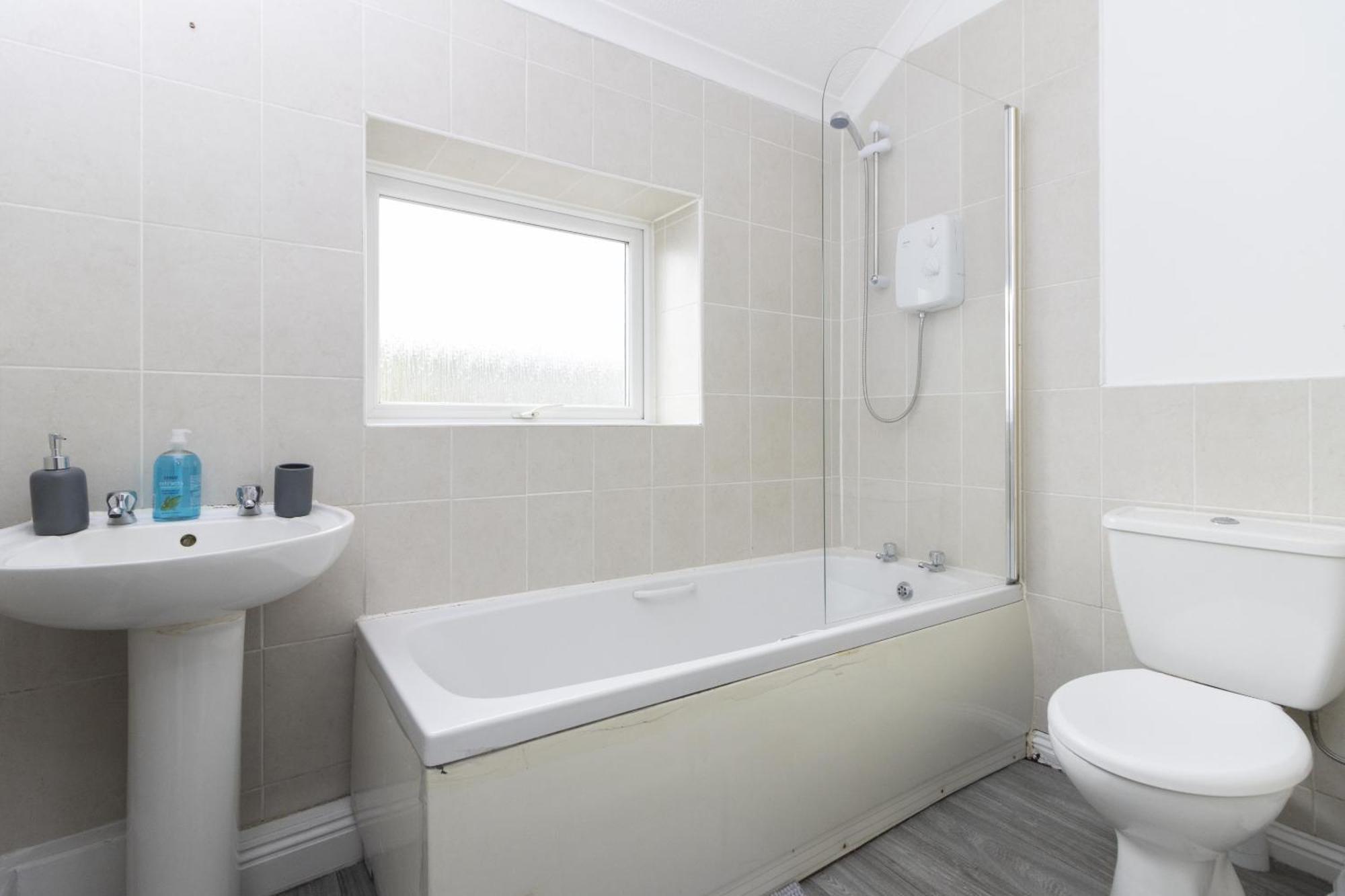 Alexandra - Large 3 Bed Perfect For Contractors, Free Parking, Fast Wifi And Great Value! Apartman Plymouth Kültér fotó