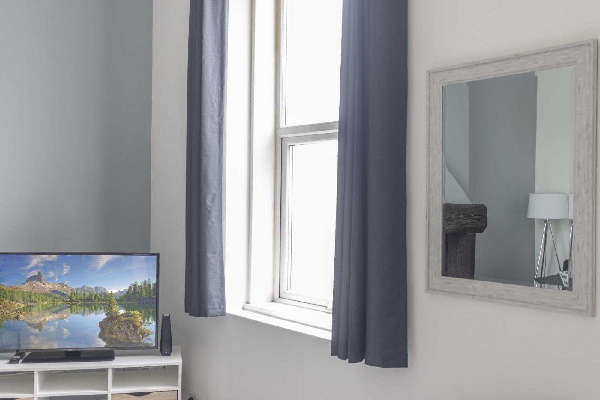 Alexandra - Large 3 Bed Perfect For Contractors, Free Parking, Fast Wifi And Great Value! Apartman Plymouth Kültér fotó